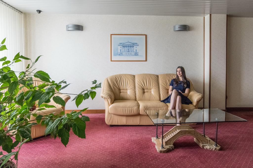 Hotel Yubileiny Minsk Extérieur photo