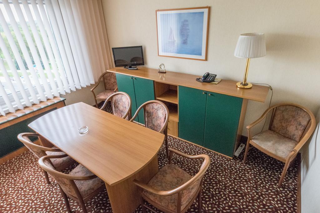 Hotel Yubileiny Minsk Extérieur photo