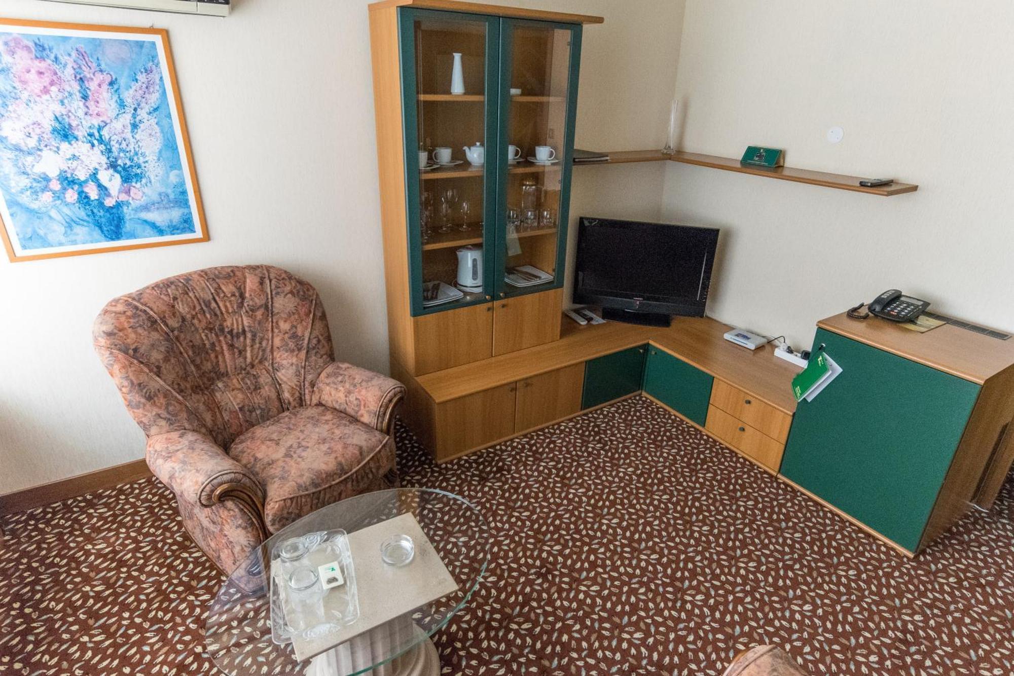 Hotel Yubileiny Minsk Extérieur photo
